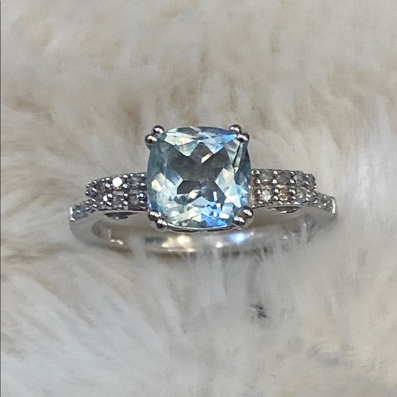 Aquamarine Ring - Picture 2 of 5